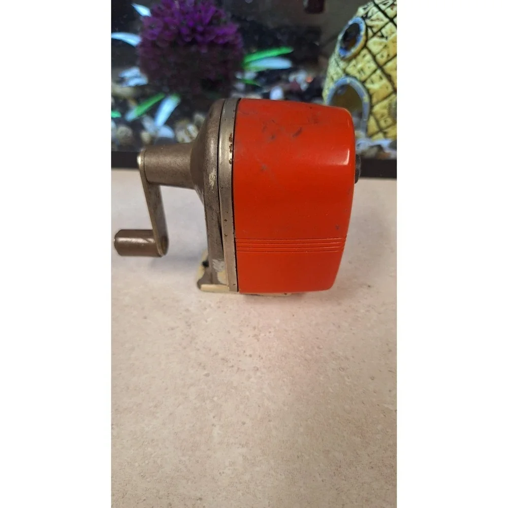 VINTAGE APSCO MIDGET PENCIL SHARPENER RED DESK WALL MOUNT USA